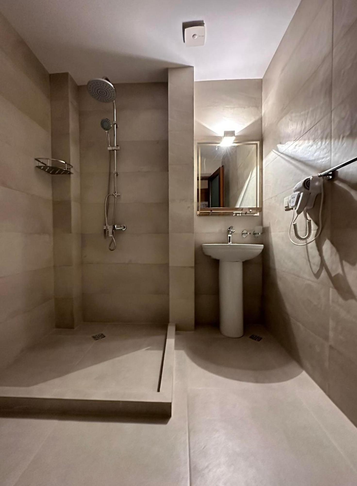 Karse Hotel Ambrolauri Cameră foto