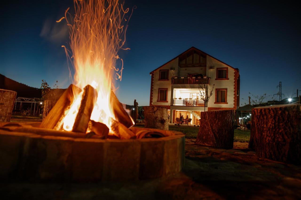 Karse Hotel Ambrolauri Exterior foto